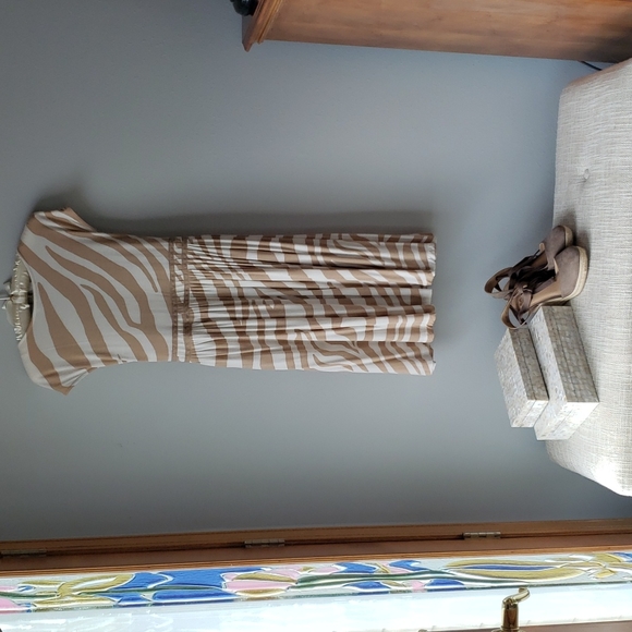 Loft size 6 tan-creme print dress - Picture 5 of 8